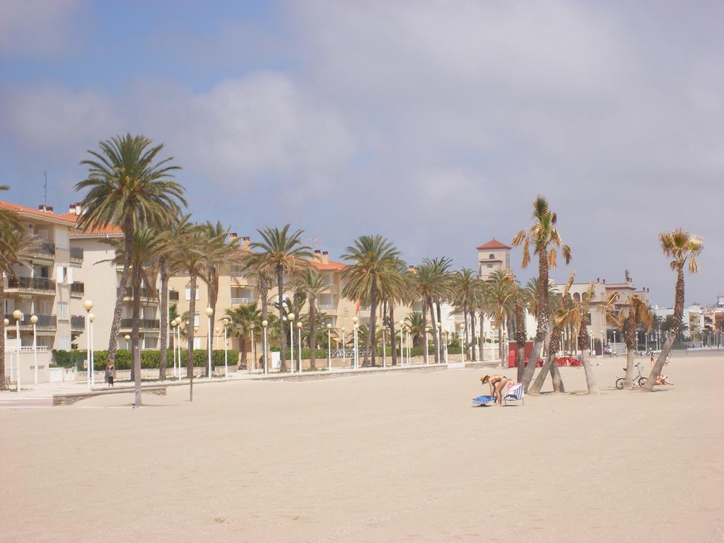 Villa Service - Apartamentos Aransol El Vendrell Luaran gambar